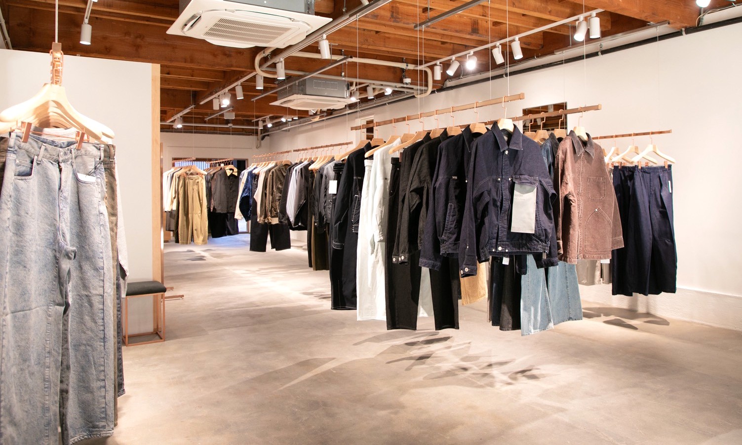 株式会社TOKYO BASE ｜アパレル営業職の正社員 販売 店舗の求人情報イメージ3
