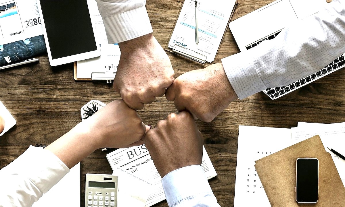 正社員 営業 オフィス求人イメージ