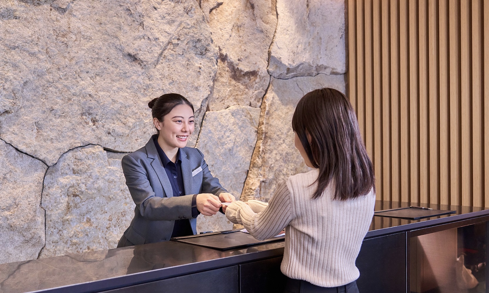 HTM株式会社 /フロントデスクスタッフの正社員 宿泊の求人情報イメージ2