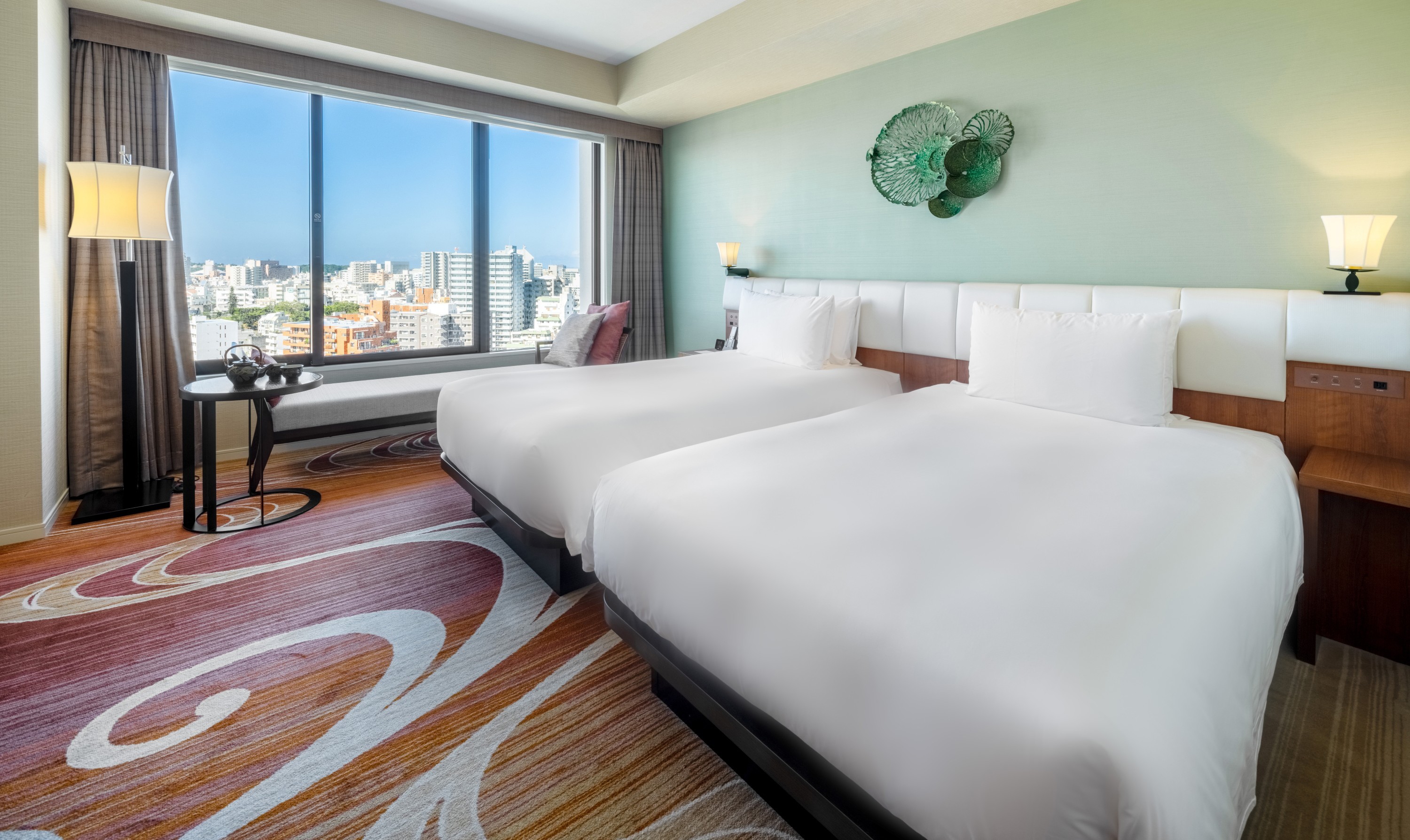 株式会社ケン・ホテルマネジメント那覇 ｜ハイアット リージェンシー 那覇 沖縄の正社員 フロント・コンシュルジュ レストラン（ホテル） その他（ホテル関連） 宿泊の求人情報イメージ4