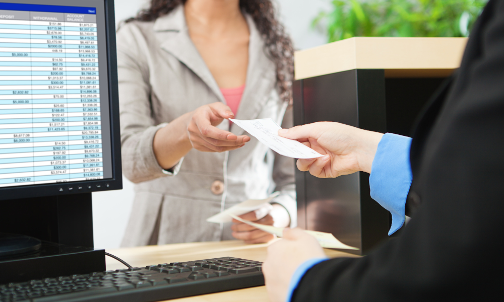 契約社員 インフォメーション・受付 フロント・コンシュルジュ 受付事務 店舗の求人情報イメージ3