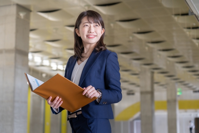 正社員 接客 店舗求人イメージ