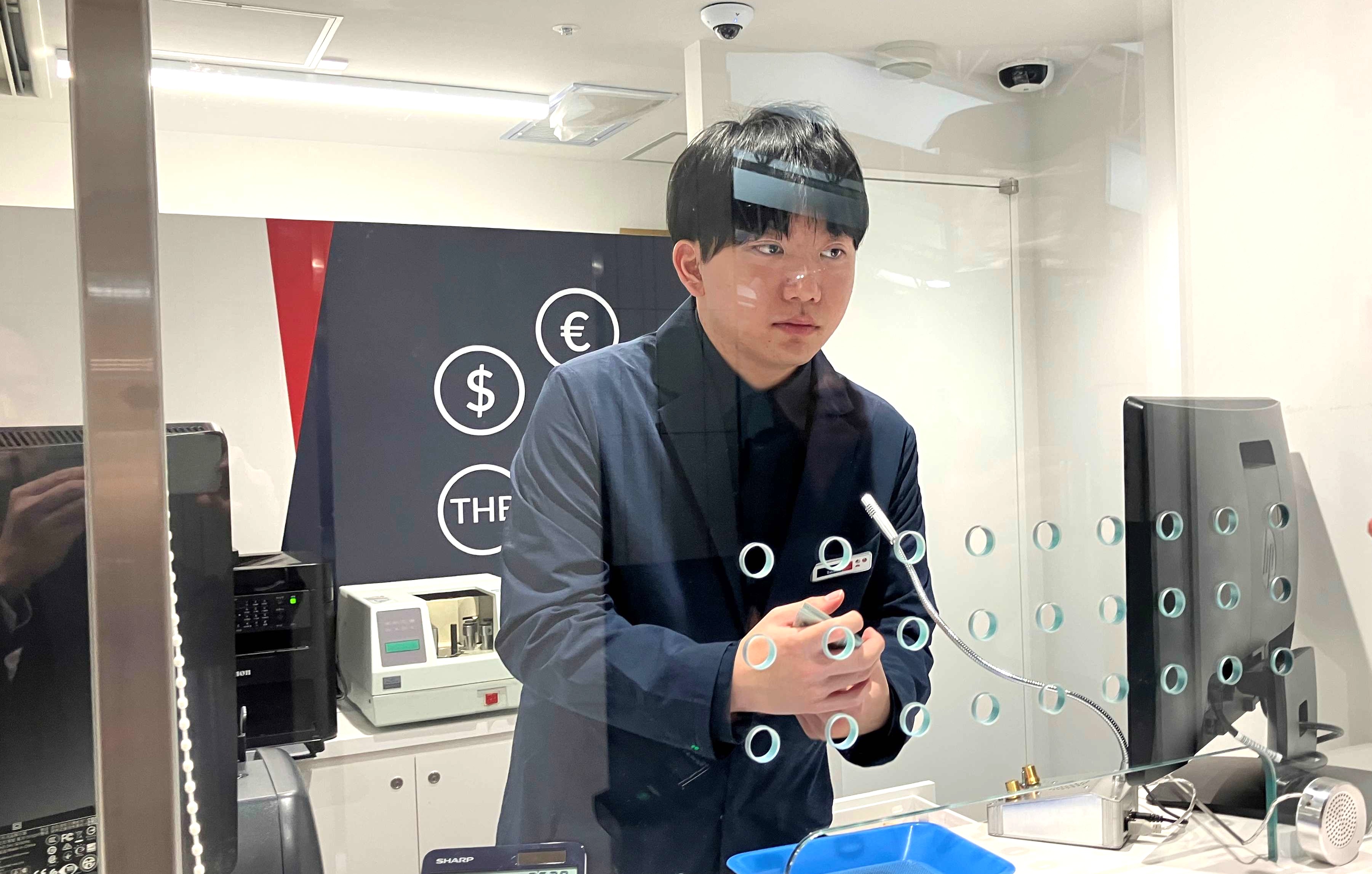 トラベレックスジャパン株式会社 外貨両替窓口スタッフ（関西国際空港）の正社員 接客 店舗の求人情報イメージ3