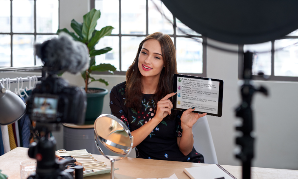 業務委託 マーケティング WEBデザイナー・クリエイター WEBマーケター カスタマーサクセス・カスタマーサービス Webライター 在宅求人イメージ