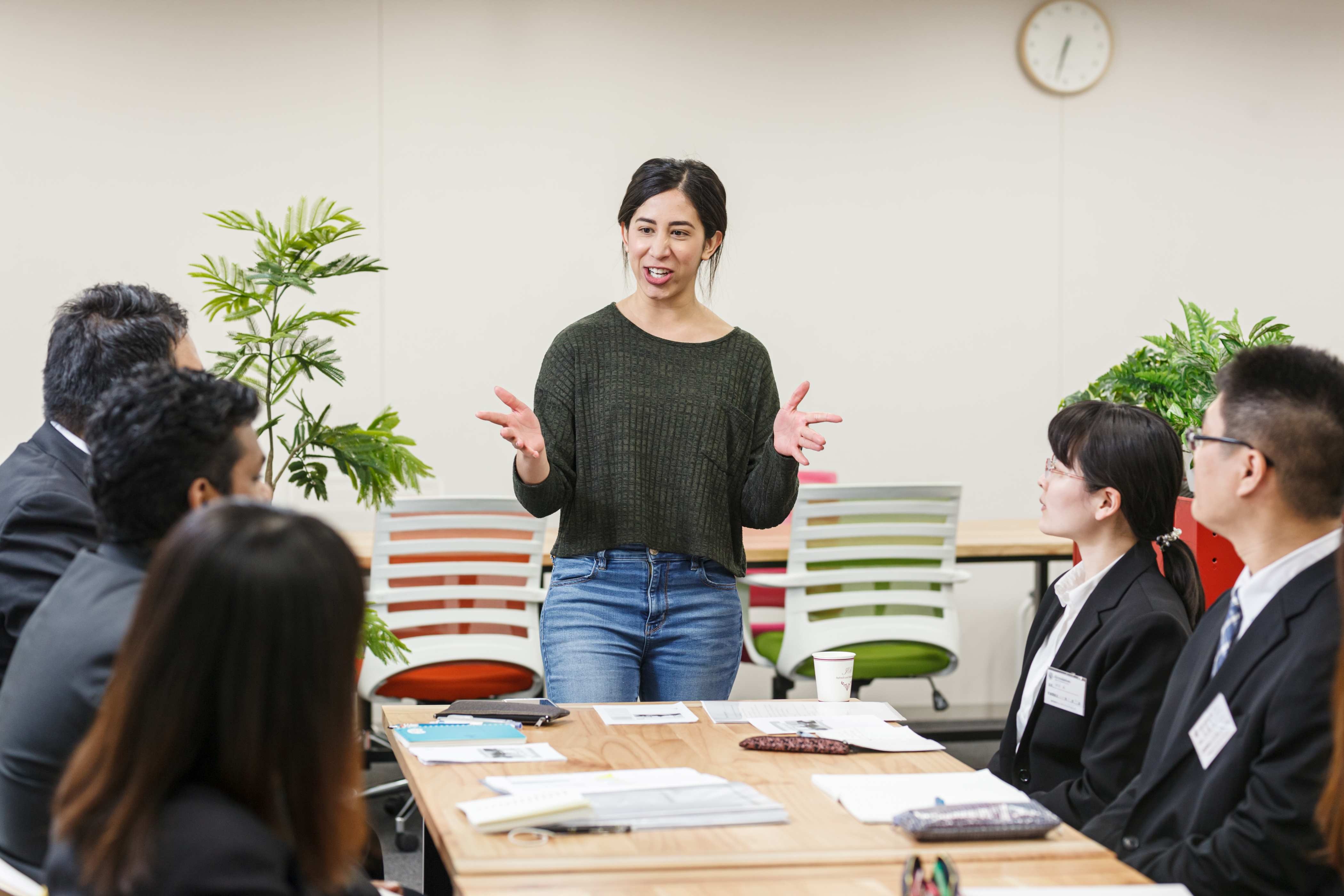 株式会社アレックスソリューションズ  / グローバル企業の通訳・翻訳の正社員 通訳・翻訳 総務・経理 ITエンジニア カスタマーサクセス・カスタマーサービス 管理・事務 オフィスの求人情報イメージ7
