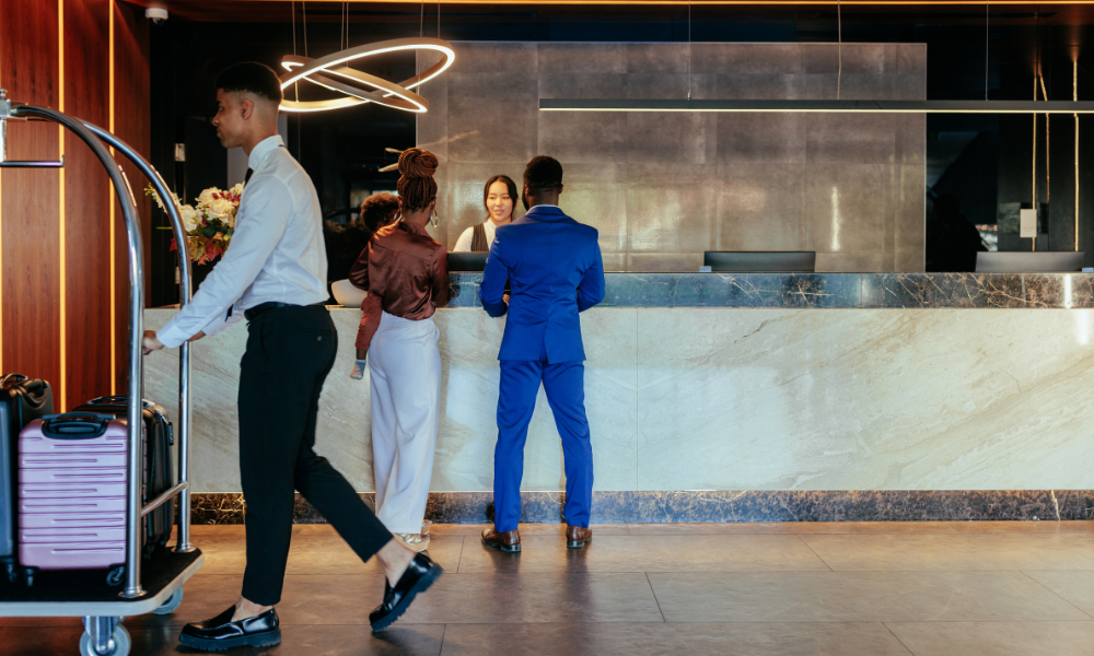 正社員 インフォメーション・受付 フロント・コンシュルジュ 予約管理 その他（ホテル関連） 宿泊の求人情報イメージ4